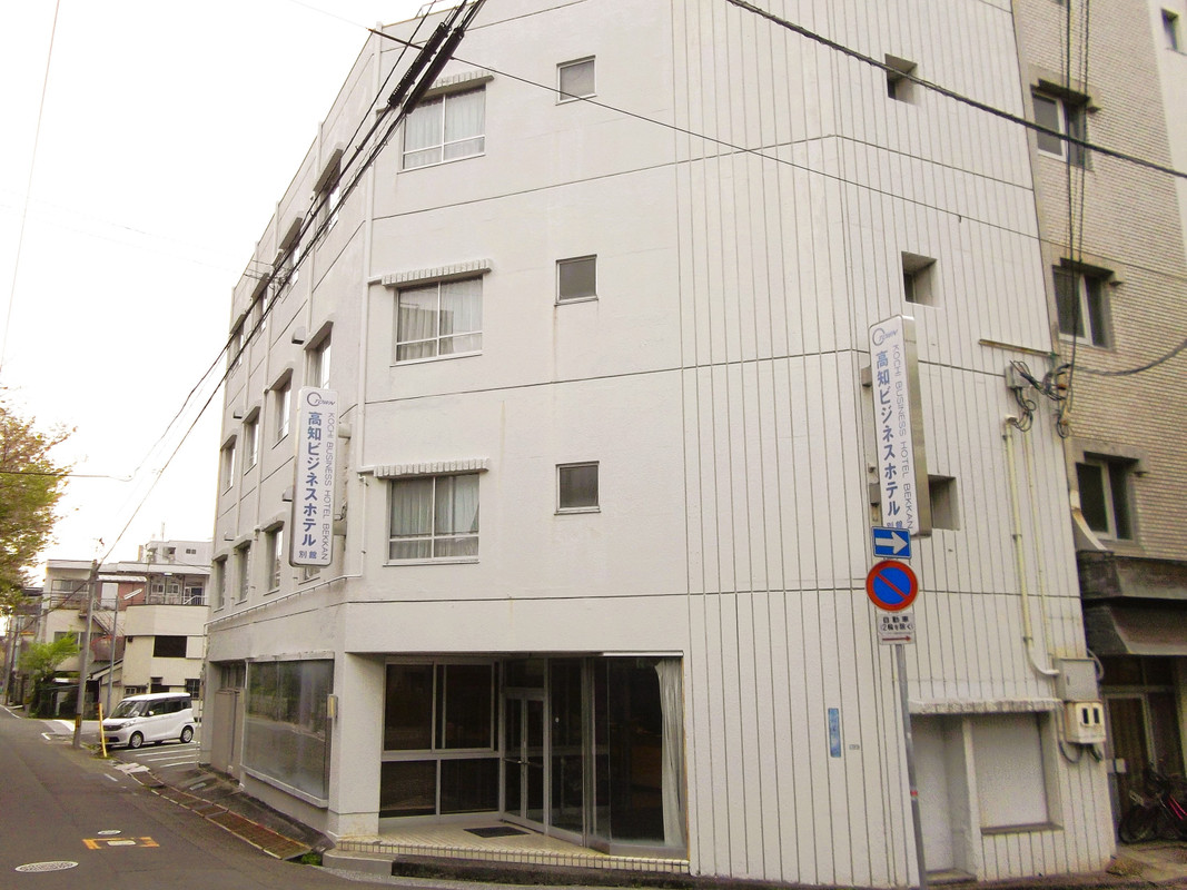シンプルなスッキとした外観