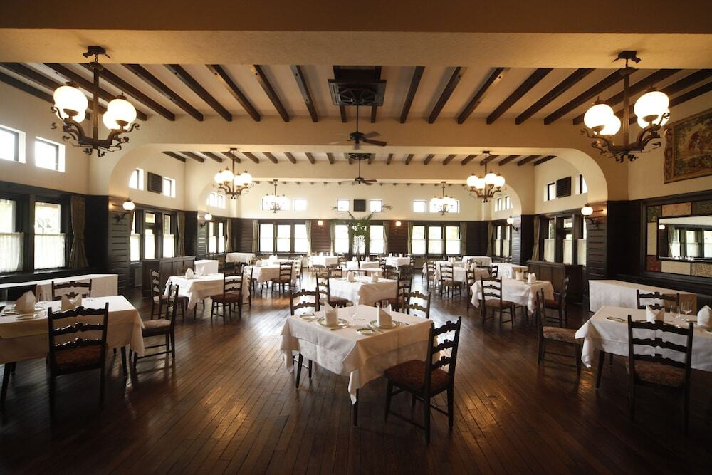 クラシカルな老舗ホテルで非日常のひと時を3554615