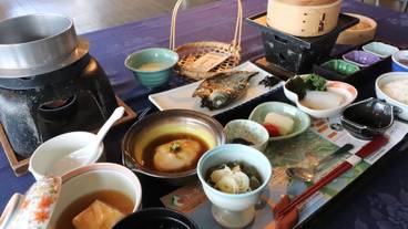 食事・飲み物 / 3