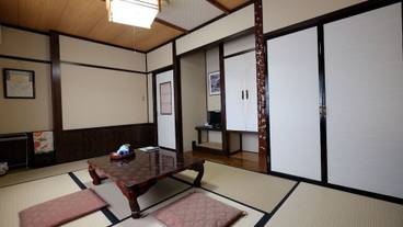 客室内のダイニングエリア / 18