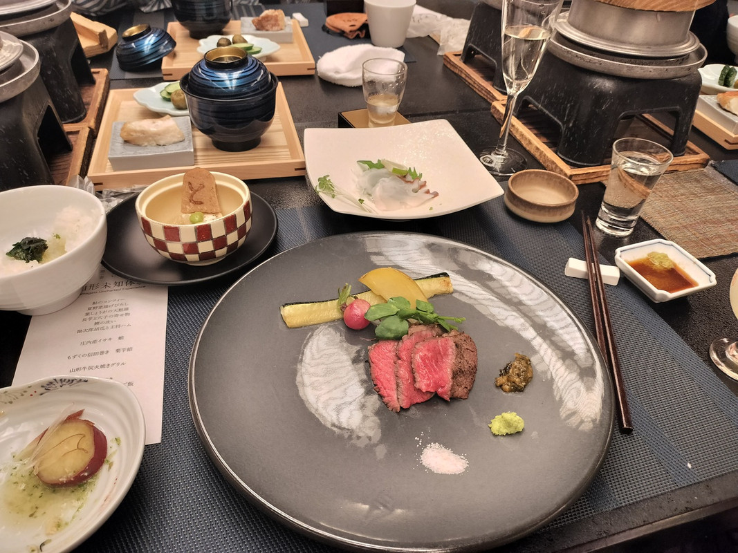 私のグループにはお肉の焼き方の説明もなく、雑な扱いでした