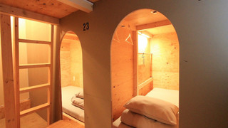 男女共用ドミトリー内 2段ベッド1台