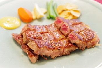 「くいしんぼー山中」 料理 48864440 ステーキ