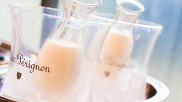 食事・飲み物 / 11