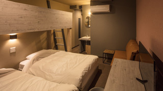 トリプルルーム 　シングルベッド3台　ロフト付き