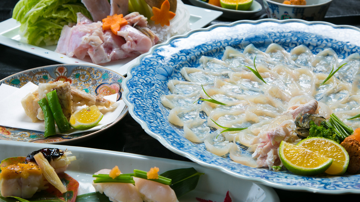 夕食　和懐石　ふぐ刺し