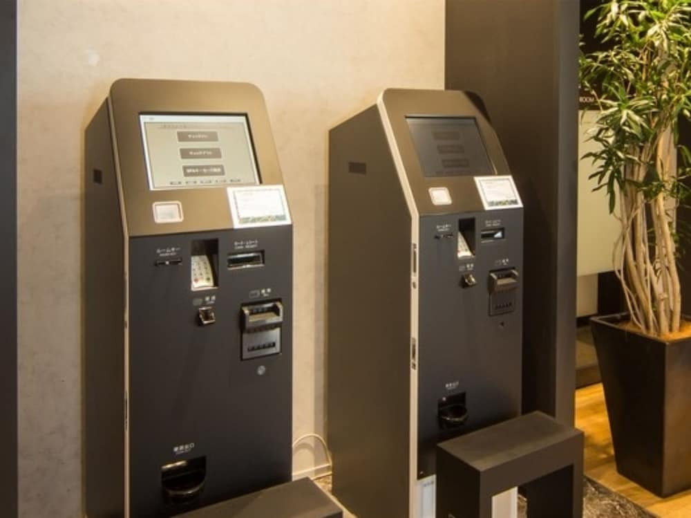 チェックイン機