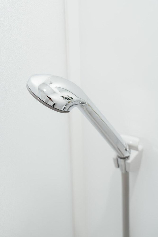 バスルームのシャワー