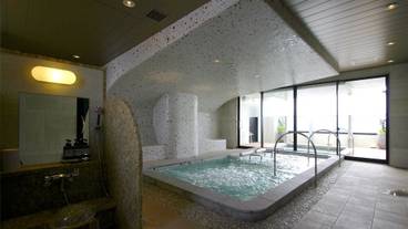 屋内スパ浴槽 / 2