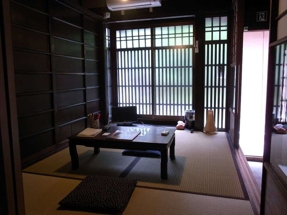 ロビーラウンジ