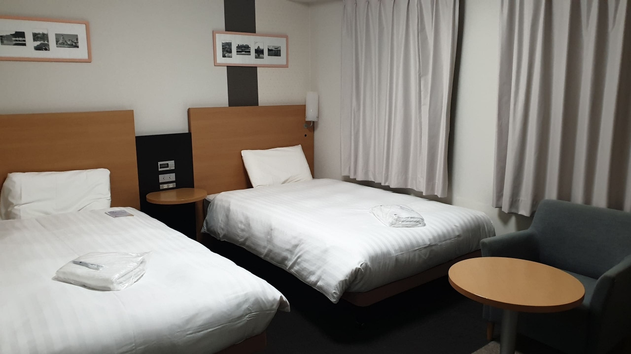 ツインスタンダード