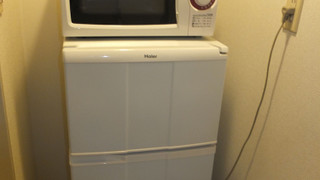 ダブルルーム　(共用バスルーム)