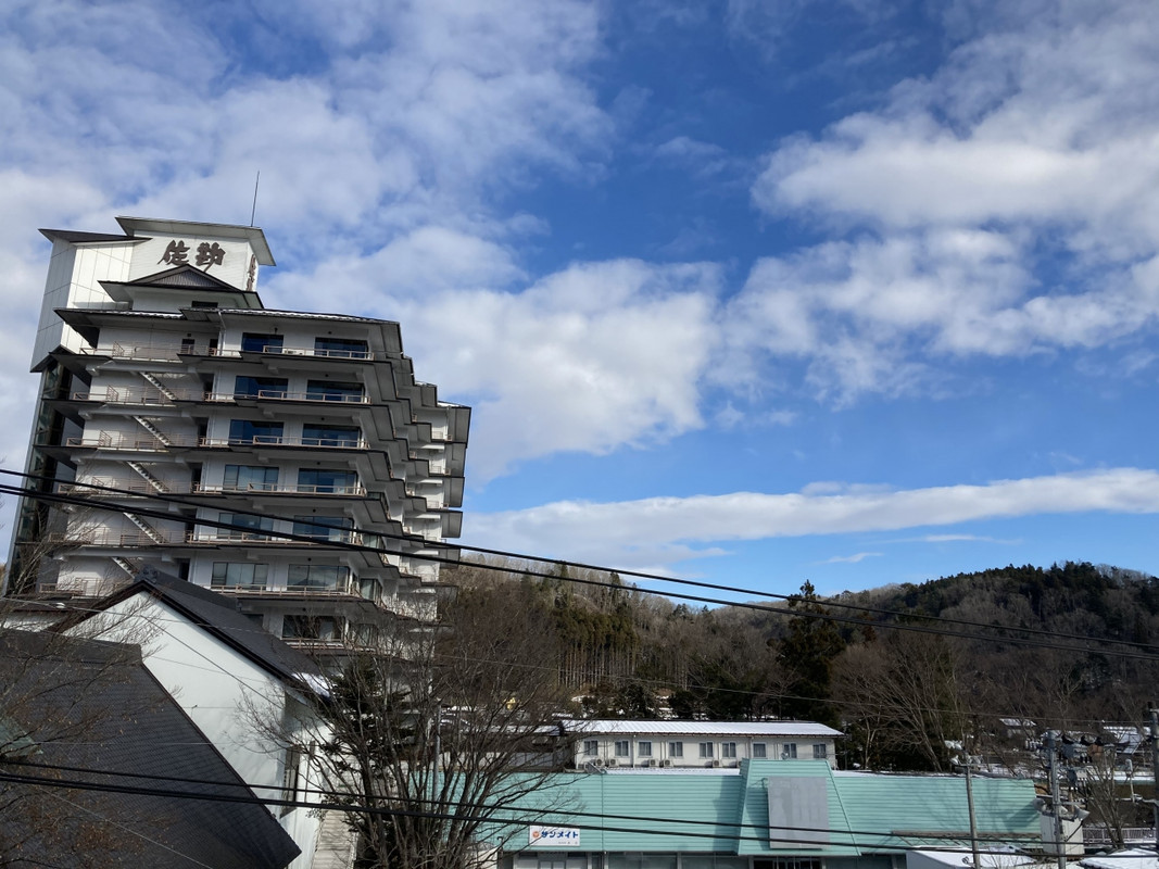 近くに大きめのホテル