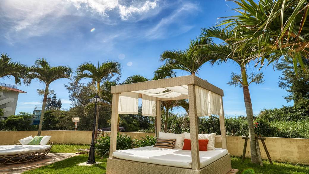 プールサイド ガゼボ / 4