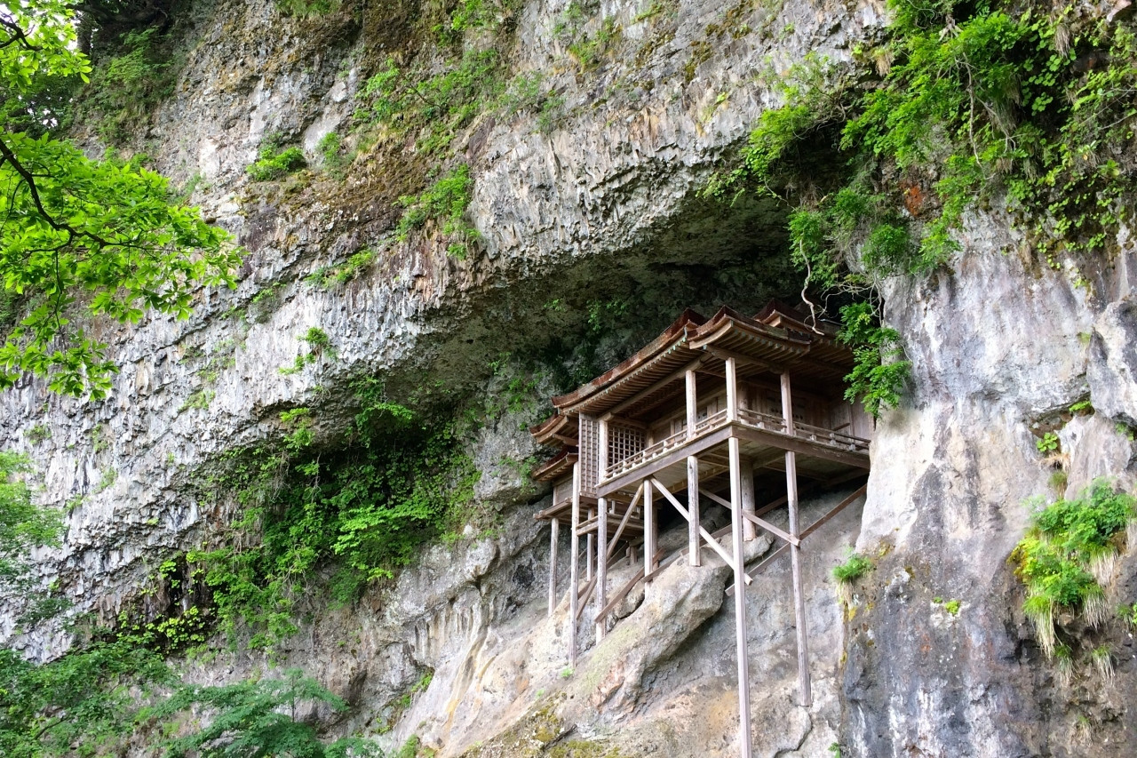 鳥取は砂丘だけじゃない！日本一危険な山岳寺院があります684768