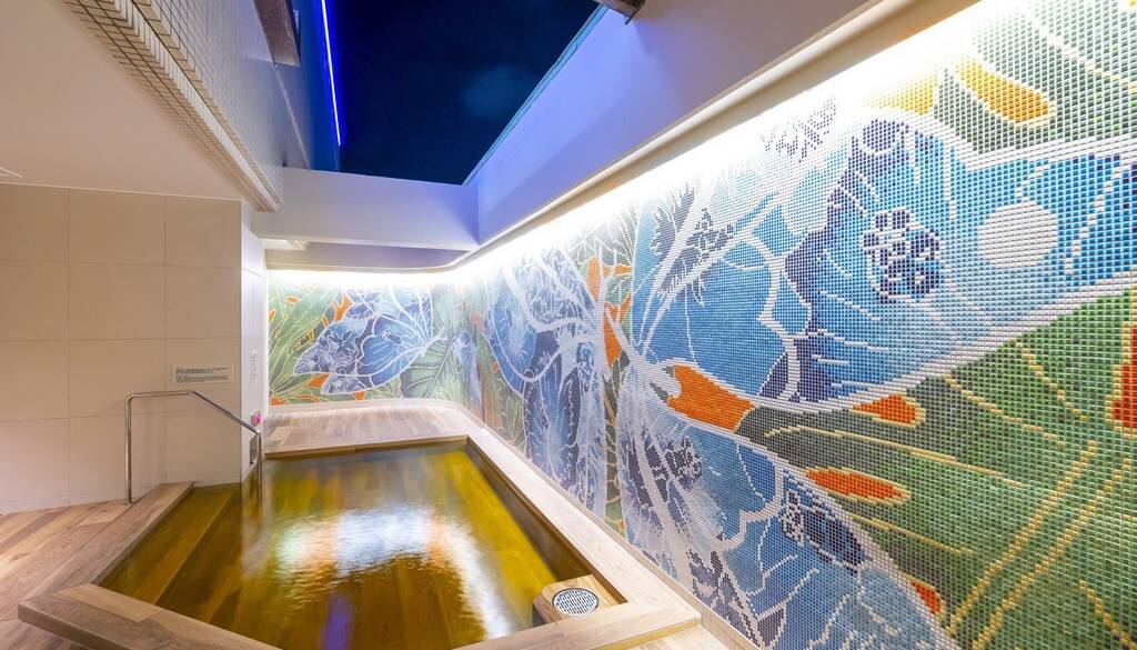 温泉は約800万年前の化石海水 / 1