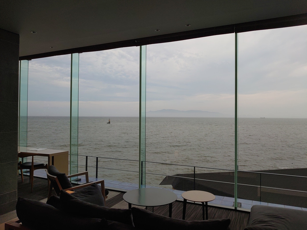 ロビーからの眺望