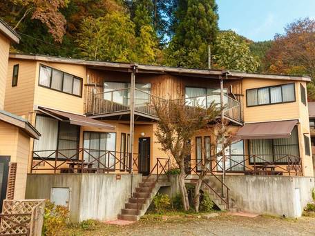 夢見る河口湖 コテージ戸沢センター / 1