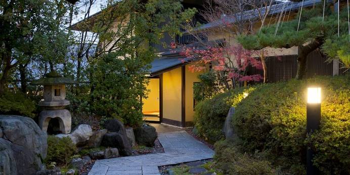 辰口温泉 旅亭 萬葉（石川県 旅館） / 1