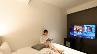 Medium Queen for 1-2 guests, Non Smoking