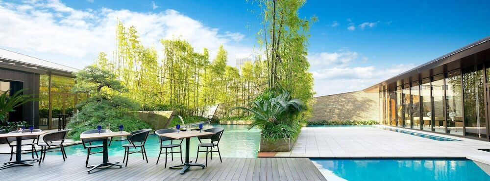 六甲山、神戸港の景色を望めるノスタルジックホテル3460819