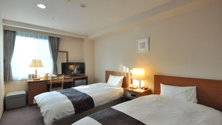 ツインルームシングルサイズベッド 2 台喫煙可