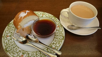 「森のらくだ」料理 1026125 ロイヤルミルクティとロールケーキ♡
