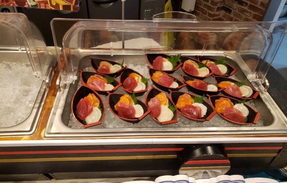 飲み放題が嬉しい
種類豊富なビュッフェ / 4