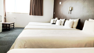 ファミリー ルーム 禁煙 (5 Single Beds)