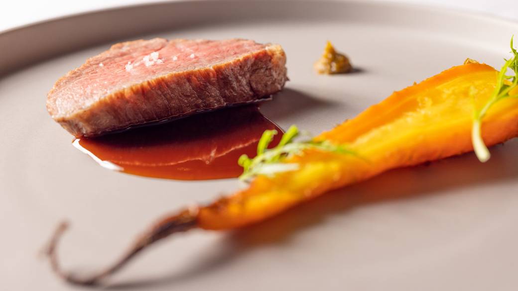 コースもアラカルトも
信州の旬をたっぷりと / 2