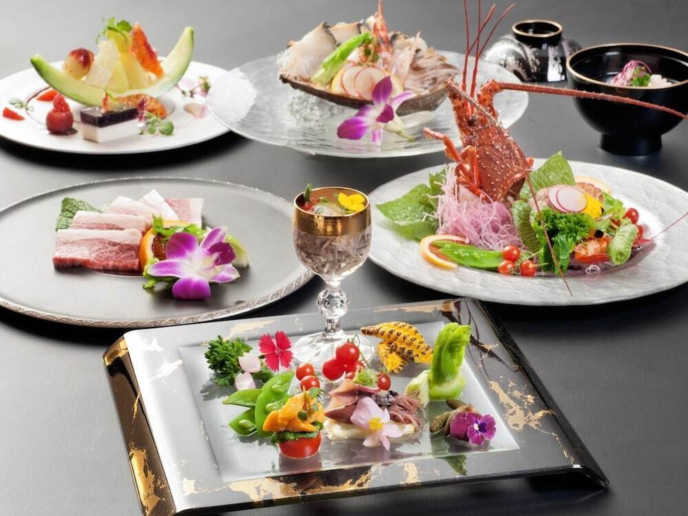 旬の恵みを使ったお料理を、夕食朝食ともに部屋食でいただける3918286