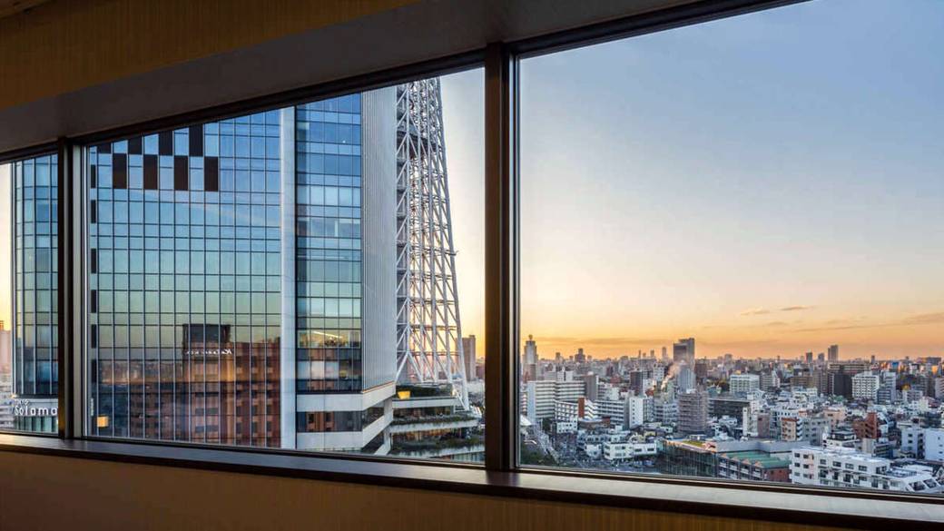 スカイツリーの絶景に
ふと立ち止まる朝 / 1