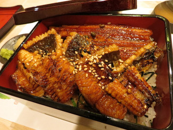 「つきじ芳野吉弥」 料理 29503338 ばかしあい。アナゴ好きならお勧めの一品っ！