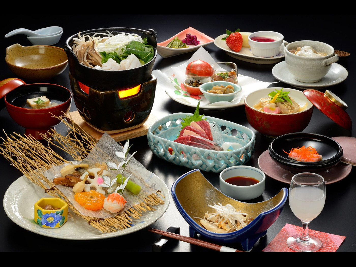 ヒノキ風呂と、ボリュームたっぷりな夕・朝食の宿3514776