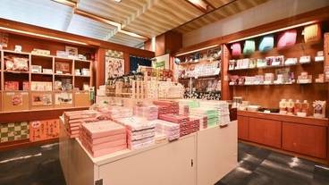 ギフト ショップ / 16