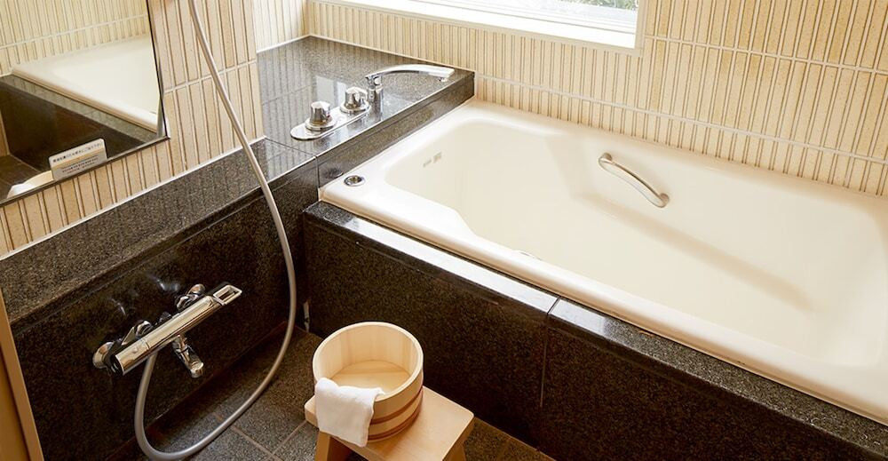 主要駅は目と鼻の先で、港も近い！香川旅の拠点に最適なホテル4263880