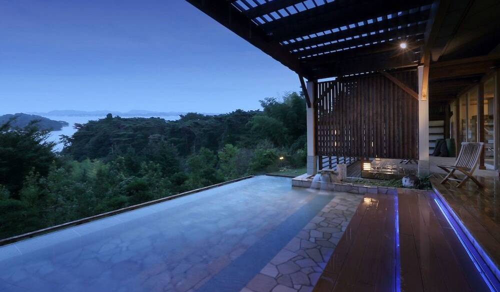 夜の露天風呂 / 3