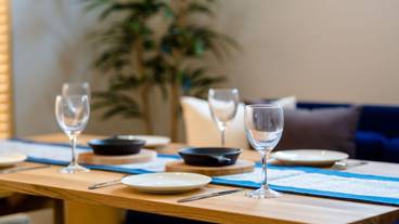 客室内のダイニングエリア / 9