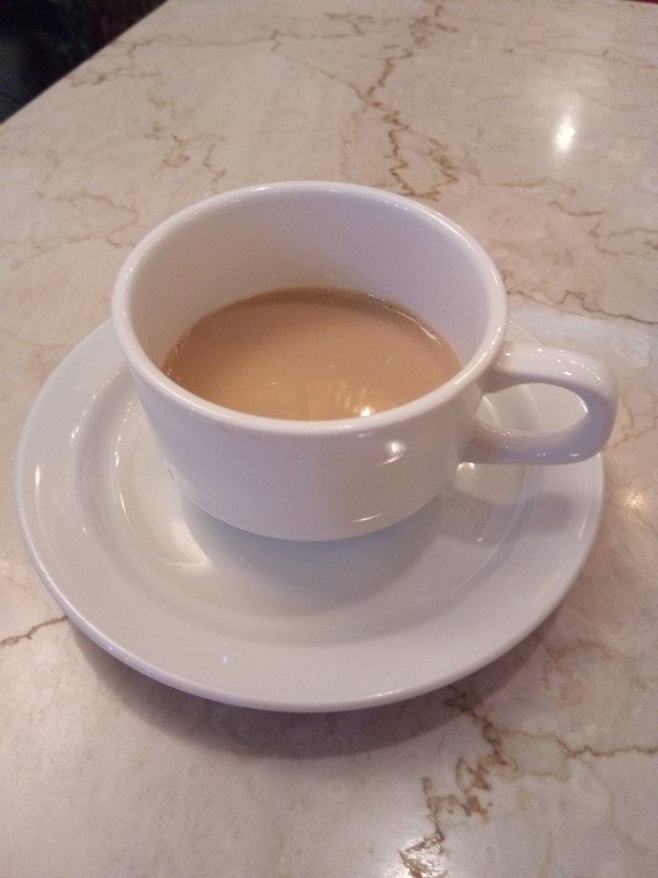 ブッフェには時間が無く、コーヒー1杯。