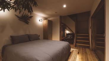 崖の家 KONAGATA 2 寝室① / 16