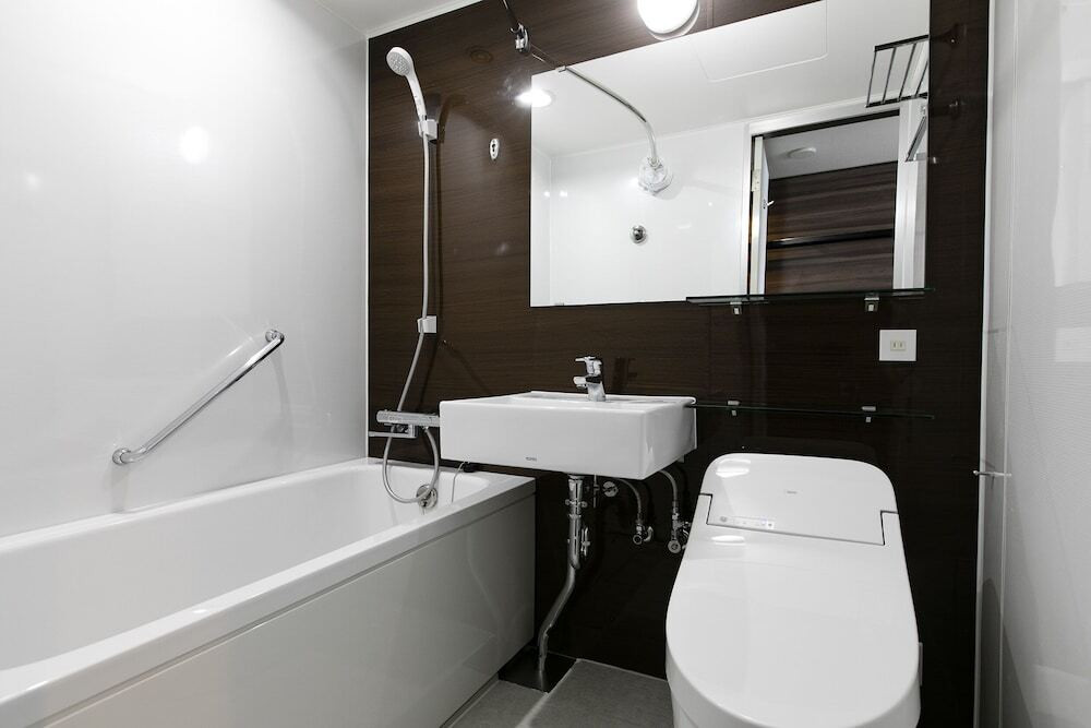 バスルームのシャワー