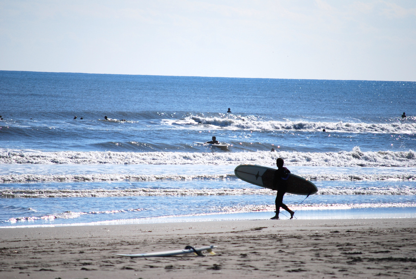 シルエット 白波 海辺