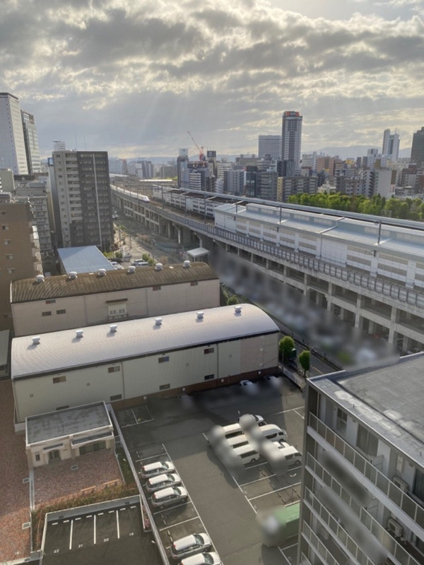 朝食後に部屋から新幹線を見る