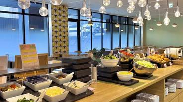 朝食スペース / 12