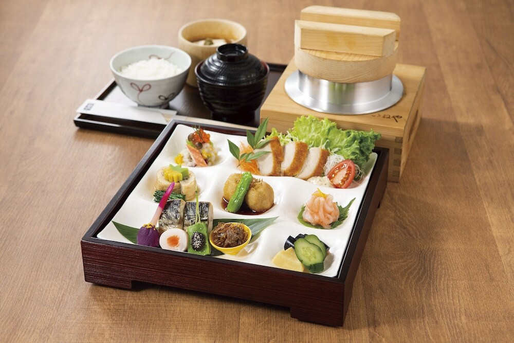 朝食