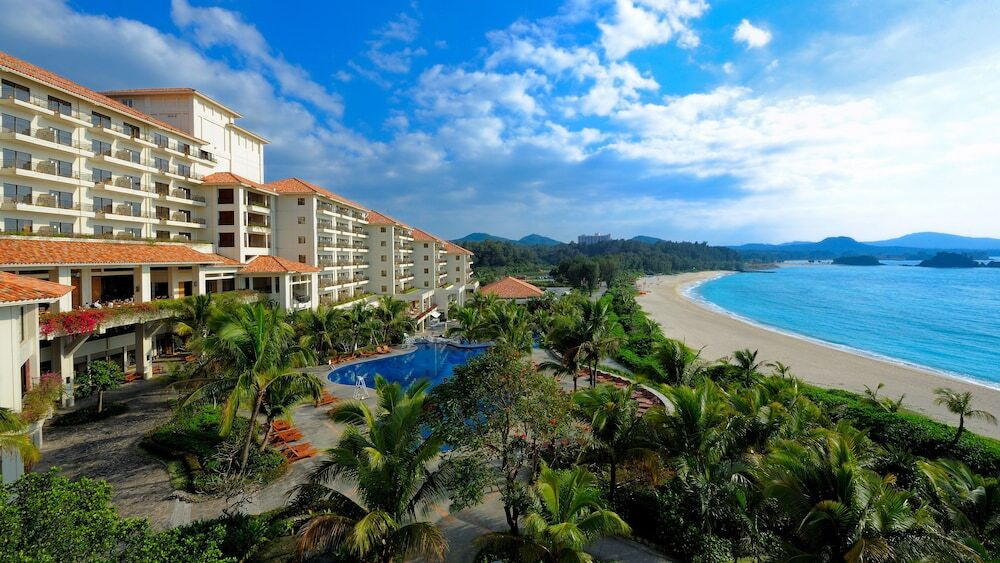 夕日が沈む最高のタイミングでのサプライズ！ビーチフロントにあるホテル3420408