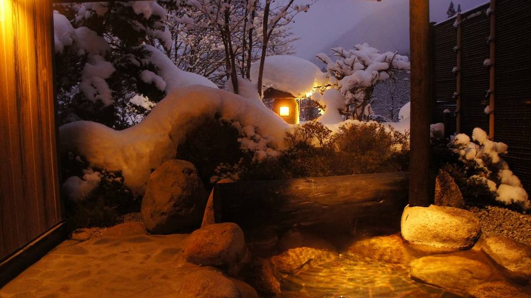 翠の間 客室露天風呂 / 2