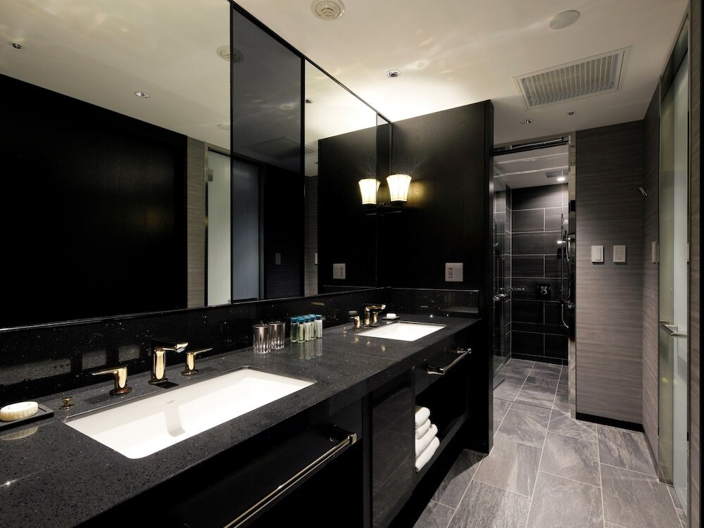 スイートルームのバスルーム