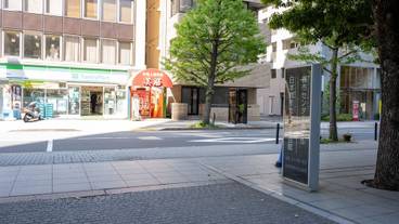 施設の入り口 / 16