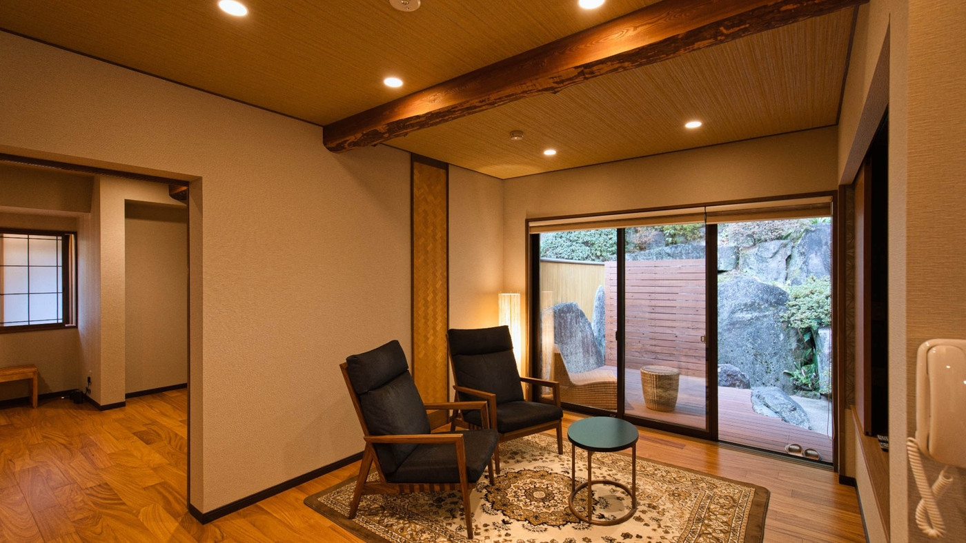 日本庭園を望める露天風呂付き客室で非日常ステイ3421075